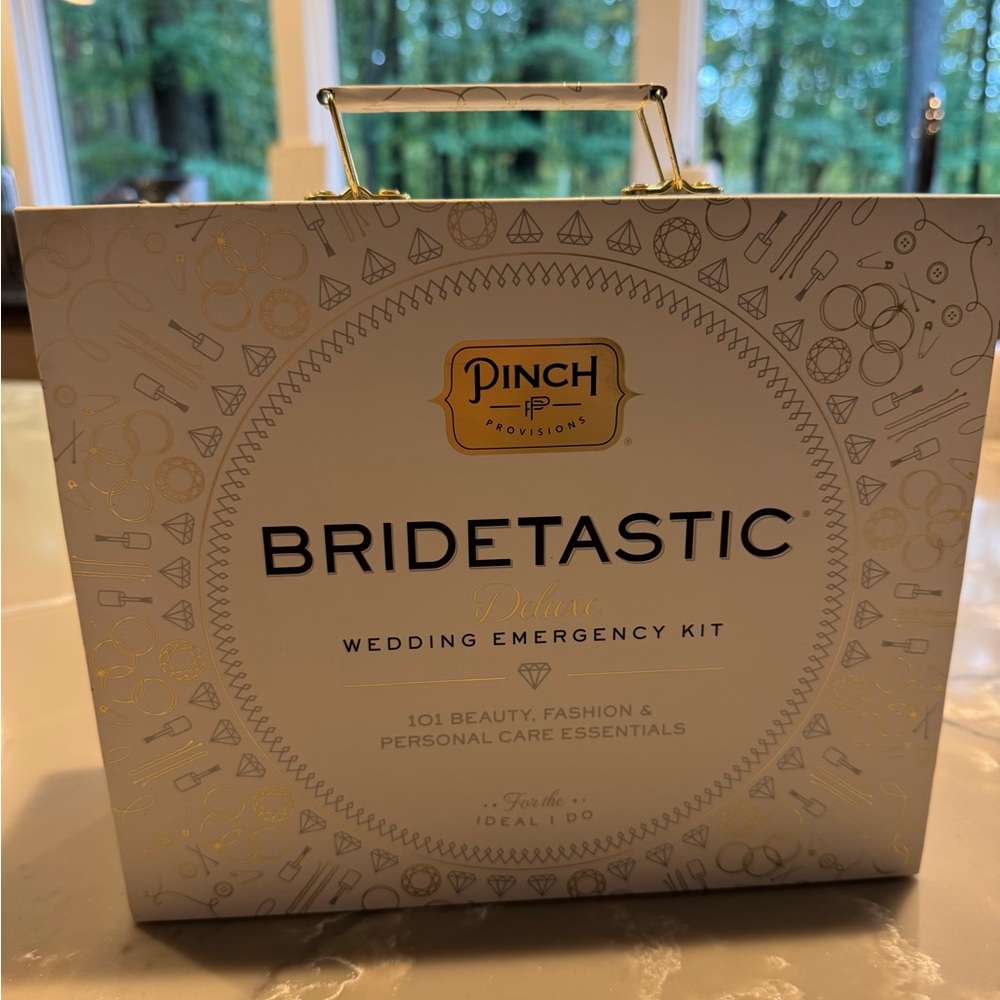 Pinch Provisions Ultimate Bridal Emergency Kit